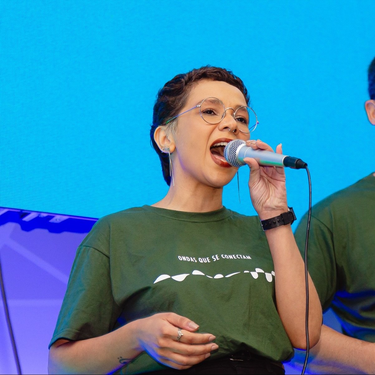 Aulas de canto em Porto Alegre na Vibrato – técnica vocal e interpretação.