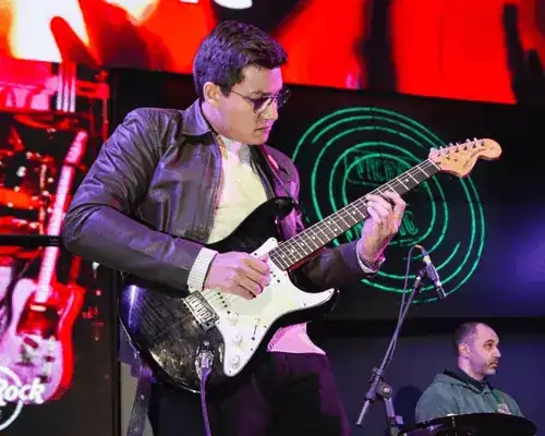 Aulas de guitarra na Vibrato
